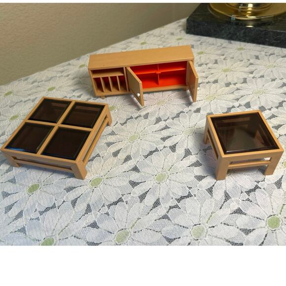 Vtg Tomy Smaller Homes Doll House Living Room Cabinet Coffee Tables - Picture 10 of 10